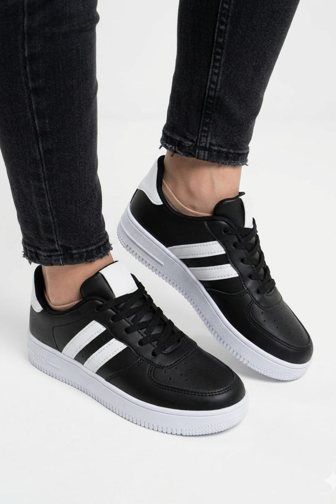 Jerry Siyah Beyaz Unisex Air Taban Günlük Bağcıklı Spor Ayakkabı LND4206 - Görsel 1