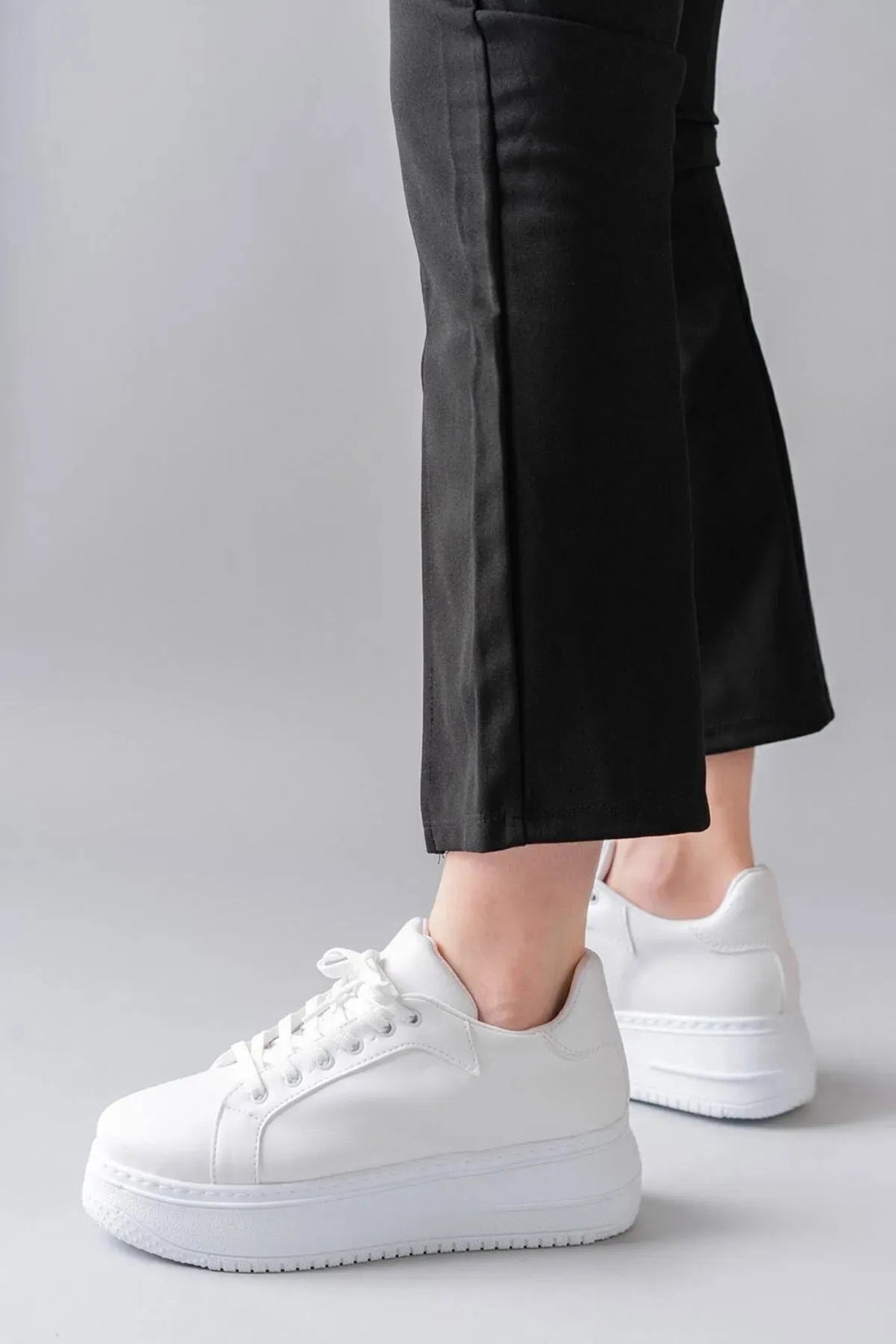 Beyaz Kadın Bağcıklı Yüksek Taban Sneaker LND4062