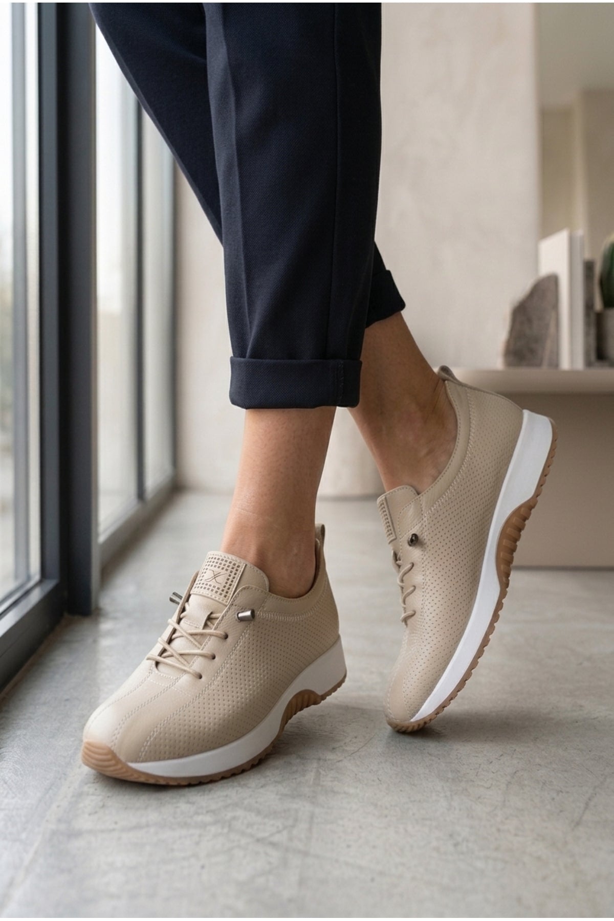 Kadın Bej Fashion Delikli Ortopedik Rahat Spor Ayakkabı LND4174