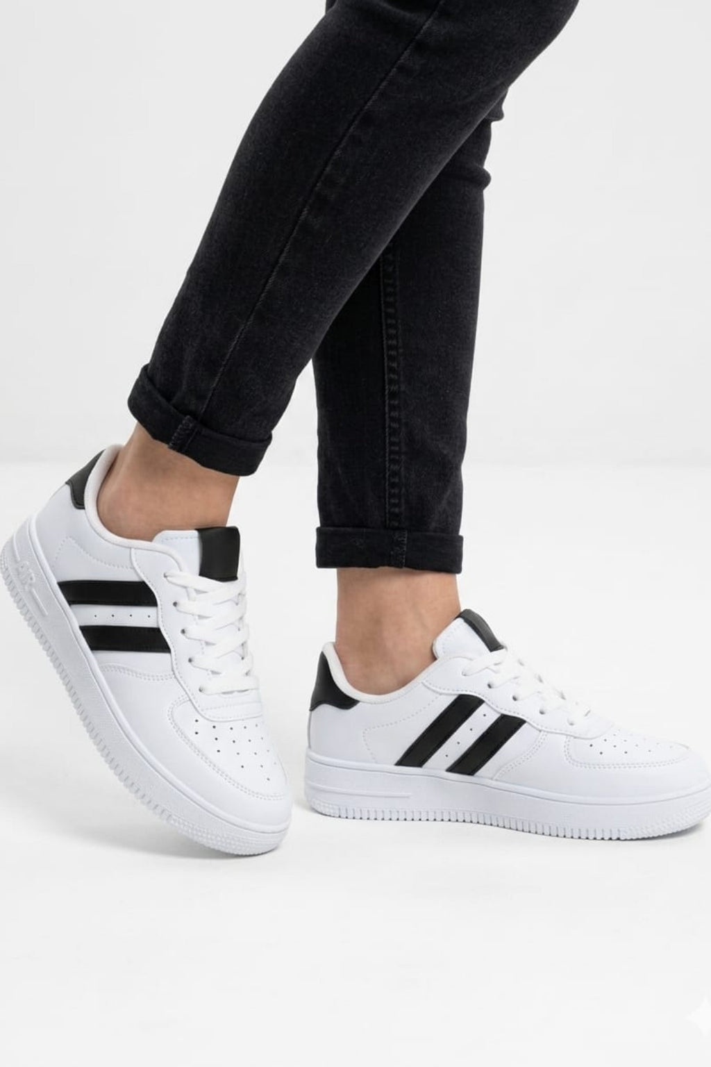 Jerry Beyaz Siyah Unisex Air Taban Günlük Bağcıklı Spor Ayakkabı LND4206 - Görsel 1